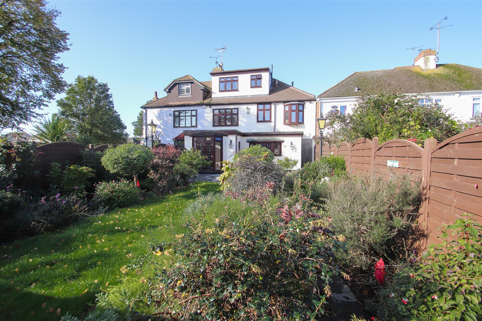 Appointmoor Eastbourne Grove, WestcliffOnSea